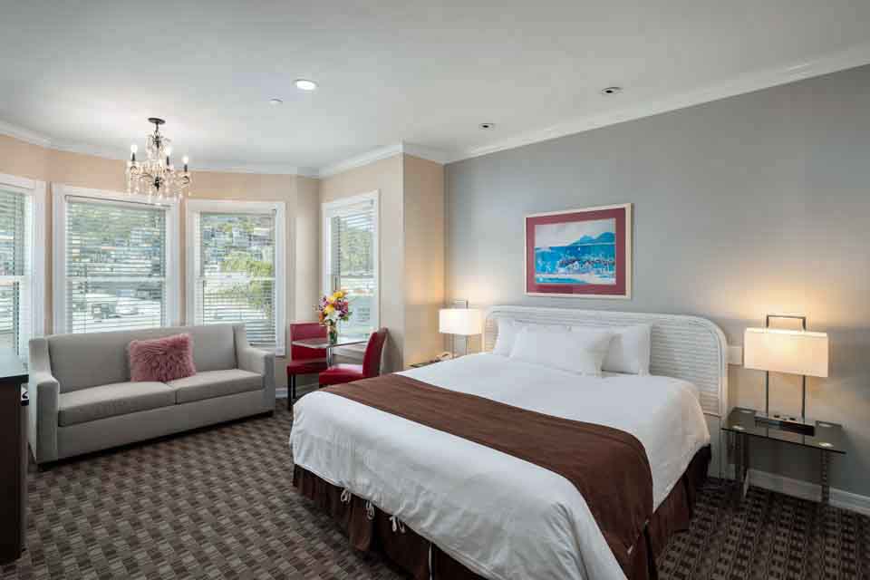 Premium King Suite at the Glenmore Plaza Hotel