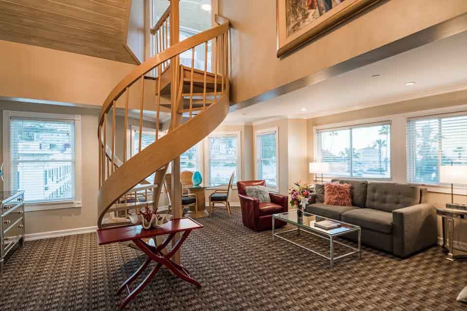 Gable Suite Spiral staircase