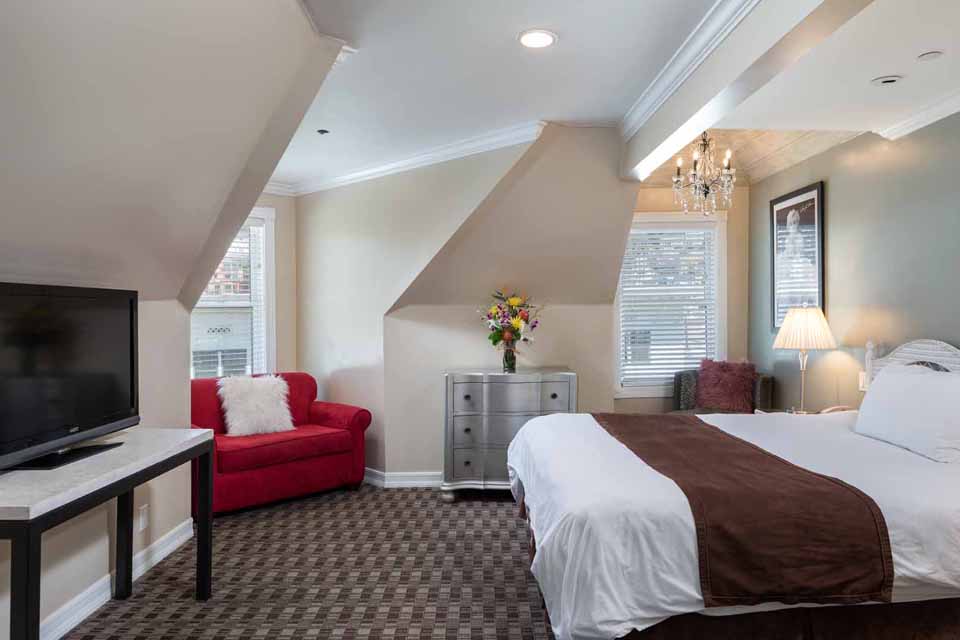 Marilyn Monroe Suite at the Glenmore =e Plaza Hotel